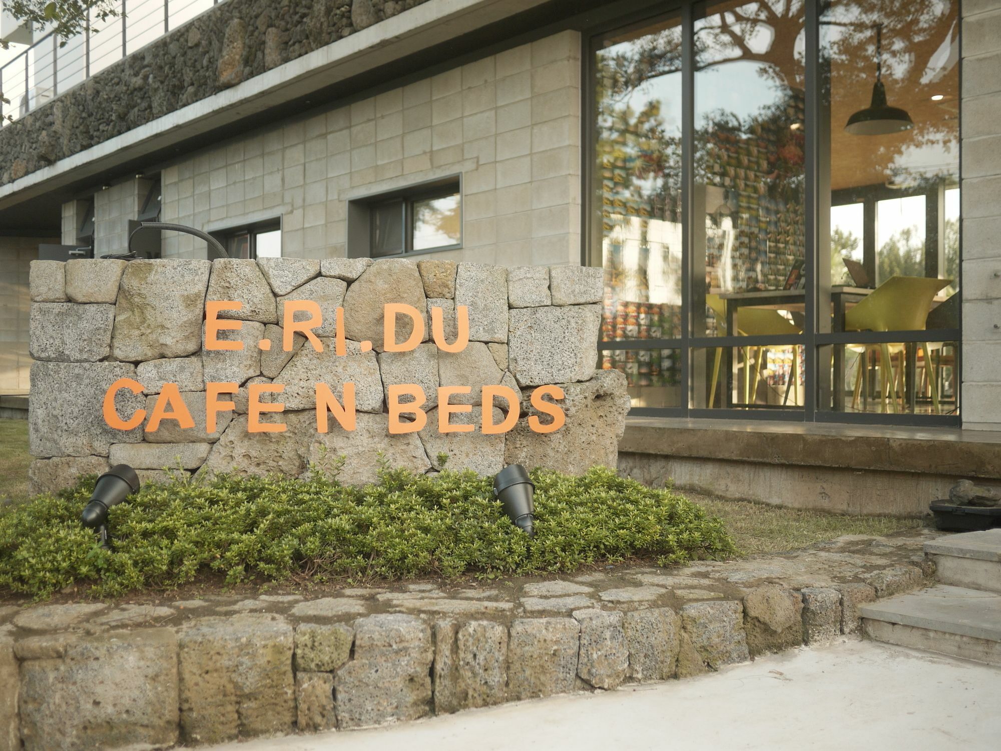 Hotel Eridu Cafe N Beds Seogwipo Exterior foto